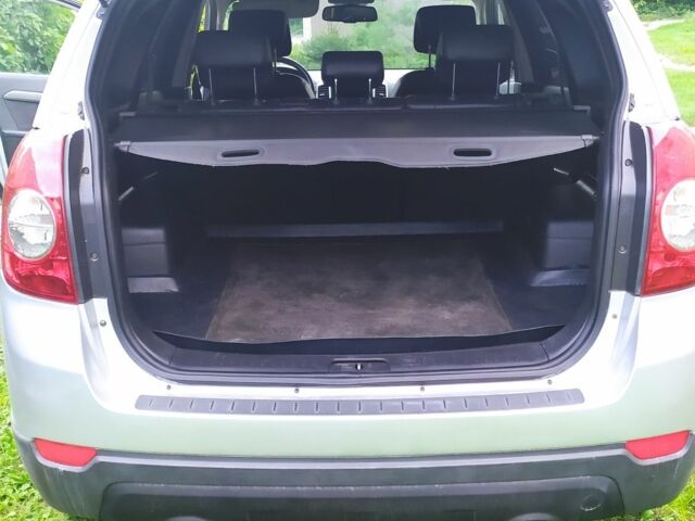 Сірий Шевроле Каптіва, об'ємом двигуна 2 л та пробігом 310 тис. км за 6700 $, фото 21 на Automoto.ua