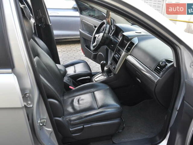 Сірий Шевроле Каптіва, об'ємом двигуна 3.2 л та пробігом 245 тис. км за 5999 $, фото 24 на Automoto.ua