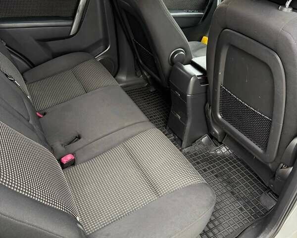 Серый Шевроле Каптива, объемом двигателя 2.4 л и пробегом 281 тыс. км за 7200 $, фото 22 на Automoto.ua