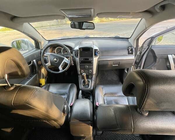 Серый Шевроле Каптива, объемом двигателя 1.99 л и пробегом 350 тыс. км за 8200 $, фото 18 на Automoto.ua