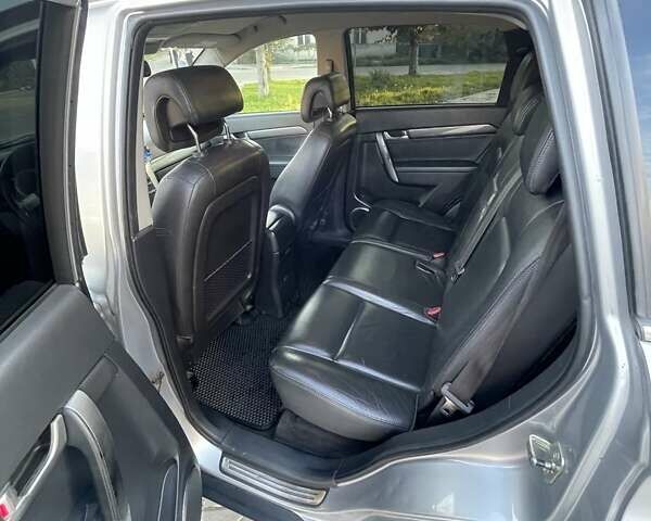 Серый Шевроле Каптива, объемом двигателя 1.99 л и пробегом 350 тыс. км за 8200 $, фото 24 на Automoto.ua