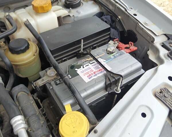 Серый Шевроле Каптива, объемом двигателя 1.99 л и пробегом 223 тыс. км за 8500 $, фото 12 на Automoto.ua