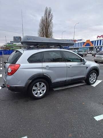 Сірий Шевроле Каптіва, об'ємом двигуна 2.41 л та пробігом 240 тис. км за 6700 $, фото 4 на Automoto.ua