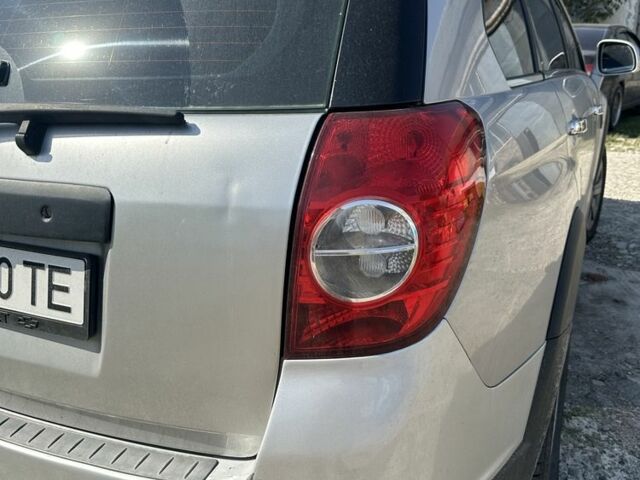 Серый Шевроле Каптива, объемом двигателя 3.2 л и пробегом 245 тыс. км за 5700 $, фото 5 на Automoto.ua