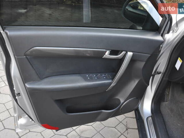 Сірий Шевроле Каптіва, об'ємом двигуна 3.2 л та пробігом 245 тис. км за 5999 $, фото 15 на Automoto.ua