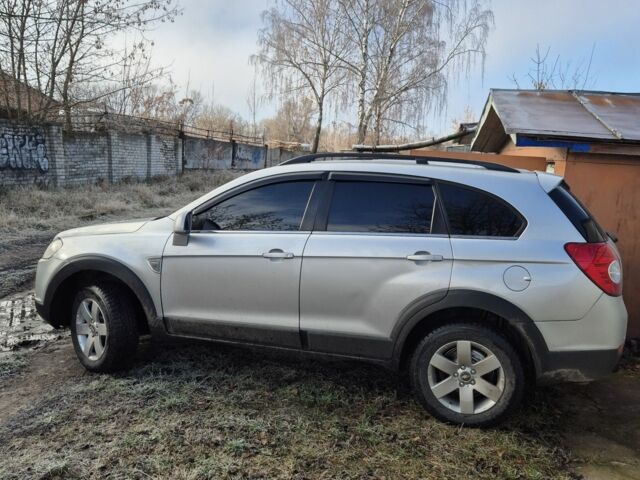 Серый Шевроле Каптива, объемом двигателя 2.4 л и пробегом 175 тыс. км за 7700 $, фото 3 на Automoto.ua