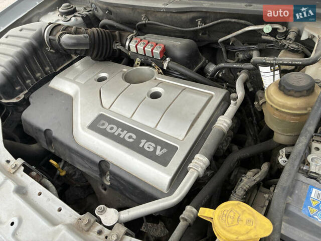 Серый Шевроле Каптива, объемом двигателя 2.41 л и пробегом 235 тыс. км за 7400 $, фото 6 на Automoto.ua