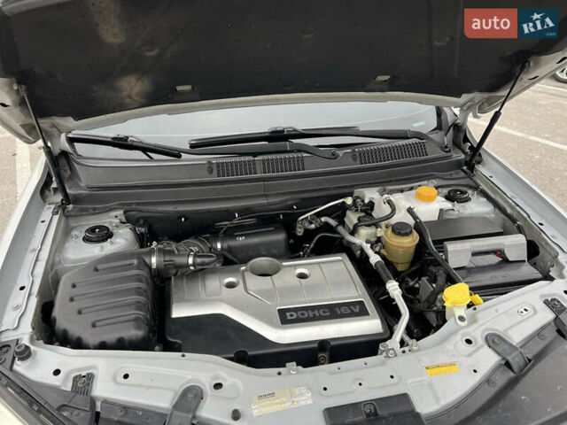 Серый Шевроле Каптива, объемом двигателя 2.4 л и пробегом 188 тыс. км за 8760 $, фото 24 на Automoto.ua