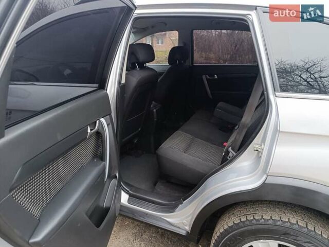 Серый Шевроле Каптива, объемом двигателя 2.4 л и пробегом 240 тыс. км за 6800 $, фото 32 на Automoto.ua