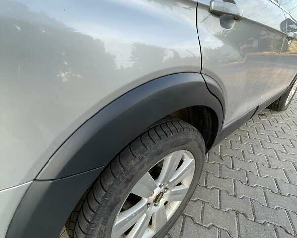 Серый Шевроле Каптива, объемом двигателя 1.99 л и пробегом 350 тыс. км за 8200 $, фото 23 на Automoto.ua