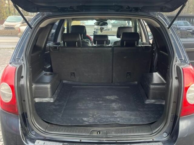 Серый Шевроле Каптива, объемом двигателя 0 л и пробегом 300 тыс. км за 4800 $, фото 5 на Automoto.ua