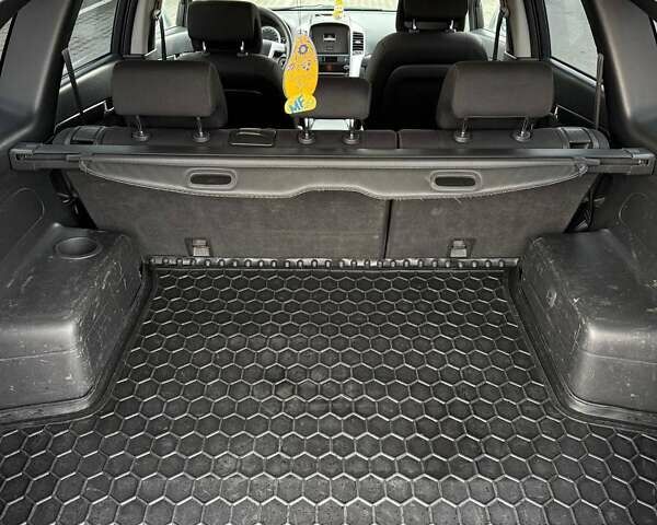 Серый Шевроле Каптива, объемом двигателя 2.4 л и пробегом 281 тыс. км за 7200 $, фото 24 на Automoto.ua