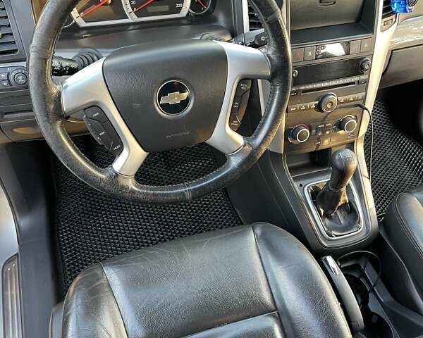 Серый Шевроле Каптива, объемом двигателя 1.99 л и пробегом 350 тыс. км за 8200 $, фото 20 на Automoto.ua