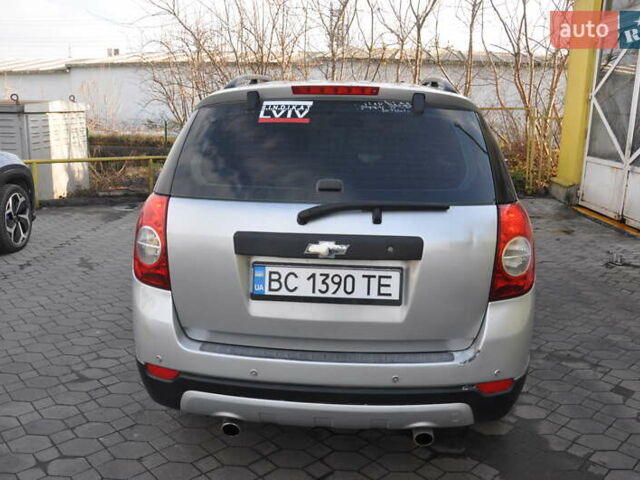 Сірий Шевроле Каптіва, об'ємом двигуна 3.2 л та пробігом 245 тис. км за 5999 $, фото 7 на Automoto.ua