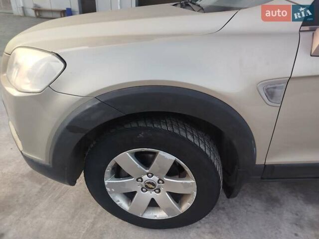 Серый Шевроле Каптива, объемом двигателя 2.41 л и пробегом 204 тыс. км за 6500 $, фото 15 на Automoto.ua