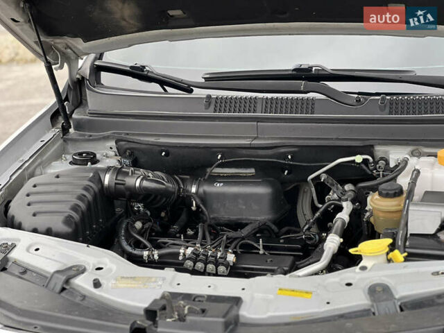 Серый Шевроле Каптива, объемом двигателя 2.4 л и пробегом 188 тыс. км за 8760 $, фото 23 на Automoto.ua