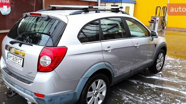 Серый Шевроле Каптива, объемом двигателя 2 л и пробегом 259 тыс. км за 7000 $, фото 2 на Automoto.ua