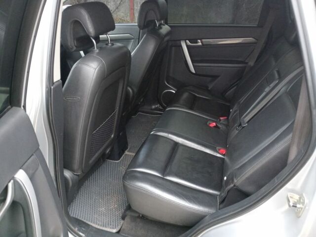 Серый Шевроле Каптива, объемом двигателя 2 л и пробегом 315 тыс. км за 7600 $, фото 6 на Automoto.ua