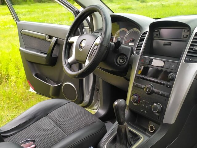 Сірий Шевроле Каптіва, об'ємом двигуна 2 л та пробігом 310 тис. км за 6700 $, фото 18 на Automoto.ua