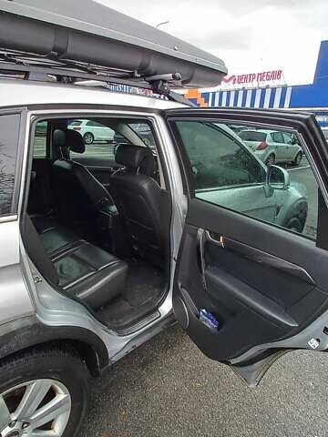 Сірий Шевроле Каптіва, об'ємом двигуна 2.41 л та пробігом 240 тис. км за 6700 $, фото 10 на Automoto.ua