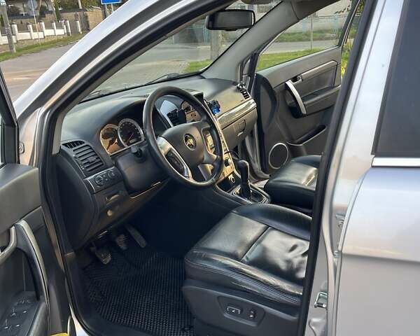 Серый Шевроле Каптива, объемом двигателя 1.99 л и пробегом 350 тыс. км за 8200 $, фото 17 на Automoto.ua