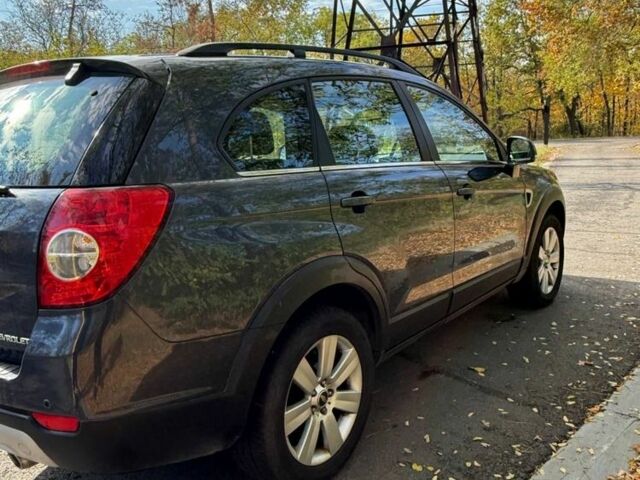 Сірий Шевроле Каптіва, об'ємом двигуна 2 л та пробігом 211 тис. км за 6000 $, фото 3 на Automoto.ua