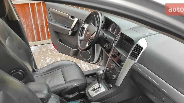 Серый Шевроле Каптива, объемом двигателя 2 л и пробегом 259 тыс. км за 7000 $, фото 15 на Automoto.ua