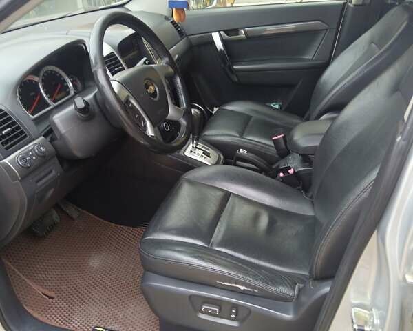 Серый Шевроле Каптива, объемом двигателя 1.99 л и пробегом 223 тыс. км за 8500 $, фото 6 на Automoto.ua