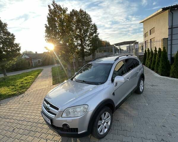 Серый Шевроле Каптива, объемом двигателя 1.99 л и пробегом 350 тыс. км за 8200 $, фото 12 на Automoto.ua