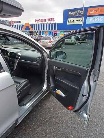 Сірий Шевроле Каптіва, об'ємом двигуна 2.41 л та пробігом 240 тис. км за 6700 $, фото 9 на Automoto.ua