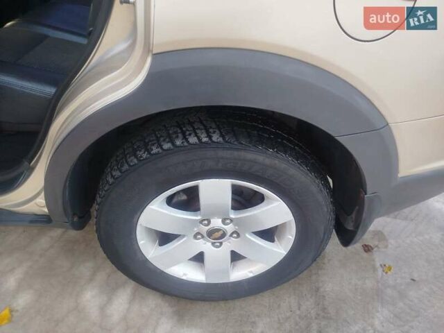 Серый Шевроле Каптива, объемом двигателя 2.41 л и пробегом 204 тыс. км за 6500 $, фото 11 на Automoto.ua