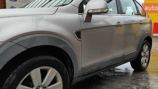 Серый Шевроле Каптива, объемом двигателя 2 л и пробегом 259 тыс. км за 7000 $, фото 7 на Automoto.ua