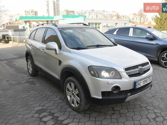Сірий Шевроле Каптіва, об'ємом двигуна 3.2 л та пробігом 245 тис. км за 5999 $, фото 3 на Automoto.ua