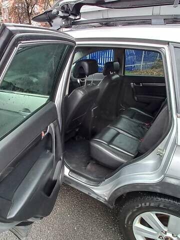 Сірий Шевроле Каптіва, об'ємом двигуна 2.41 л та пробігом 240 тис. км за 6700 $, фото 8 на Automoto.ua