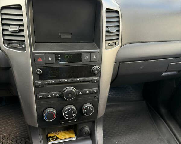 Сірий Шевроле Каптіва, об'ємом двигуна 2.41 л та пробігом 221 тис. км за 6500 $, фото 8 на Automoto.ua