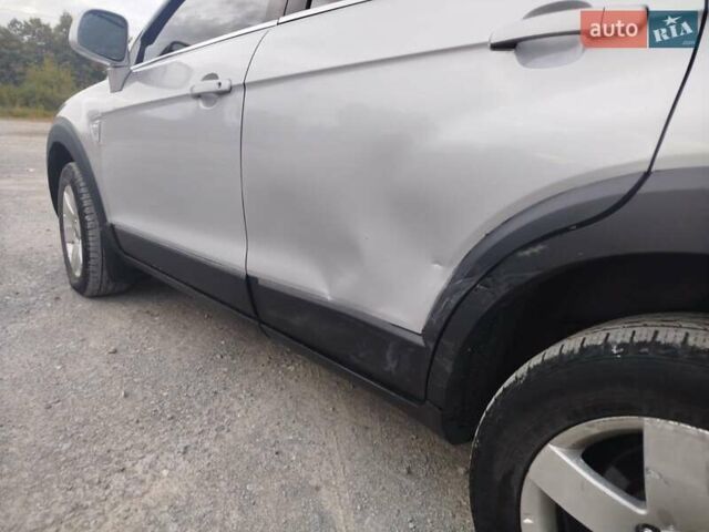 Серый Шевроле Каптива, объемом двигателя 2.41 л и пробегом 330 тыс. км за 6400 $, фото 13 на Automoto.ua
