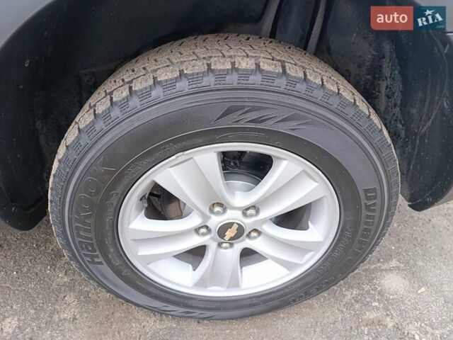 Серый Шевроле Каптива, объемом двигателя 2.4 л и пробегом 240 тыс. км за 6800 $, фото 43 на Automoto.ua