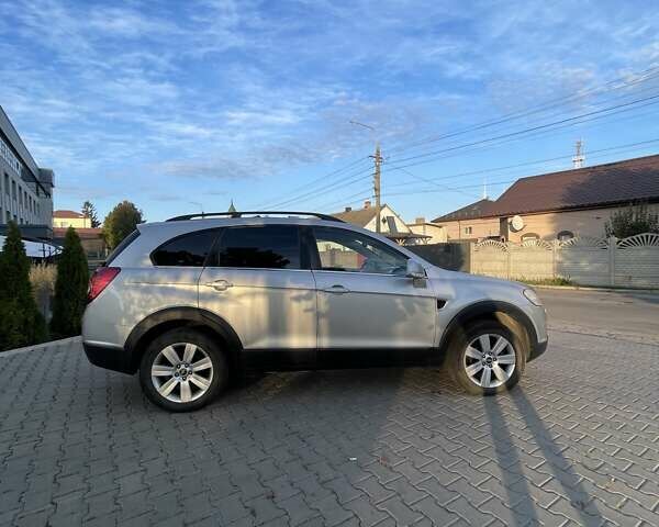 Серый Шевроле Каптива, объемом двигателя 1.99 л и пробегом 350 тыс. км за 8200 $, фото 4 на Automoto.ua