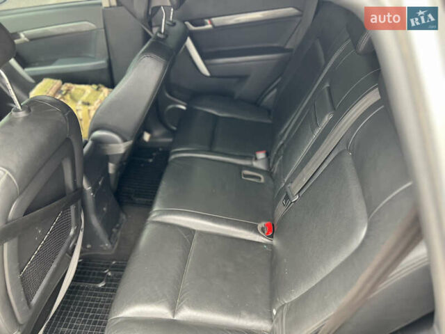 Серый Шевроле Каптива, объемом двигателя 2.4 л и пробегом 188 тыс. км за 8760 $, фото 37 на Automoto.ua