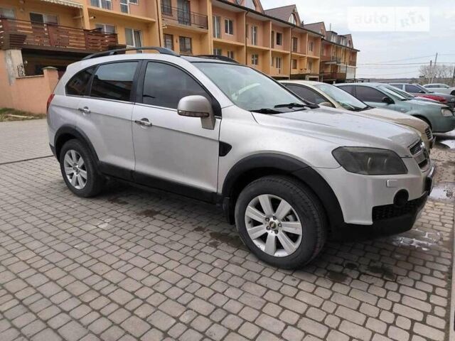 Серый Шевроле Каптива, объемом двигателя 3.2 л и пробегом 245 тыс. км за 6500 $, фото 1 на Automoto.ua