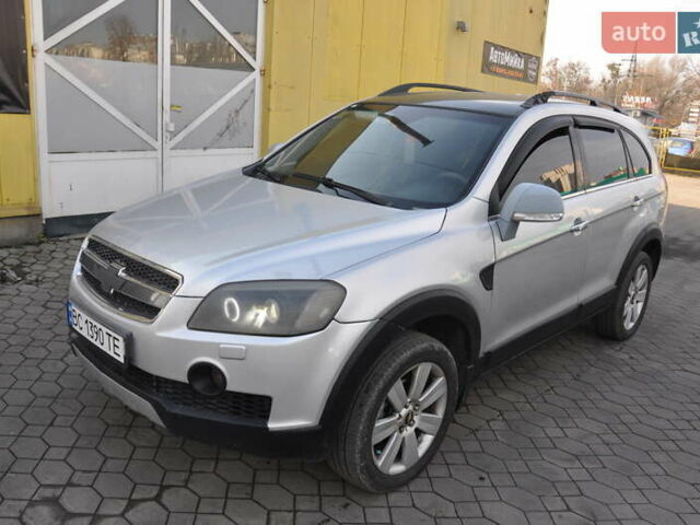 Сірий Шевроле Каптіва, об'ємом двигуна 3.2 л та пробігом 245 тис. км за 5999 $, фото 12 на Automoto.ua