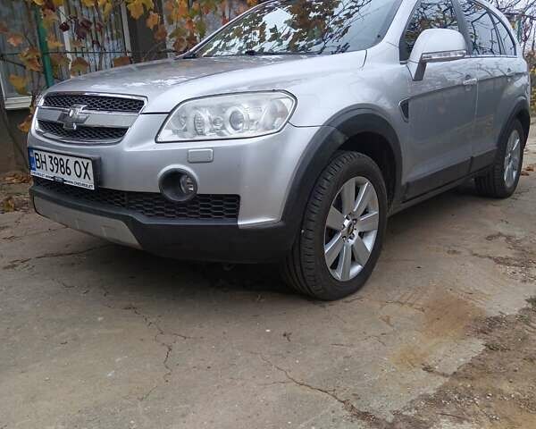 Серый Шевроле Каптива, объемом двигателя 1.99 л и пробегом 223 тыс. км за 8500 $, фото 1 на Automoto.ua