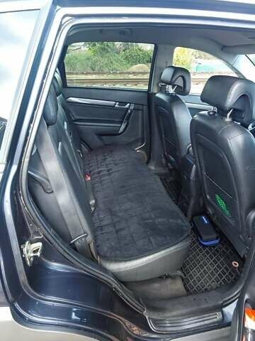 Серый Шевроле Каптива, объемом двигателя 2 л и пробегом 237 тыс. км за 7500 $, фото 5 на Automoto.ua