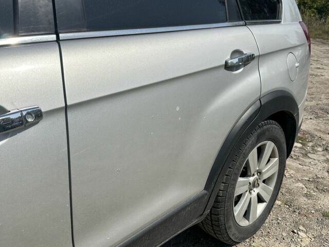 Серый Шевроле Каптива, объемом двигателя 3.2 л и пробегом 245 тыс. км за 5700 $, фото 4 на Automoto.ua