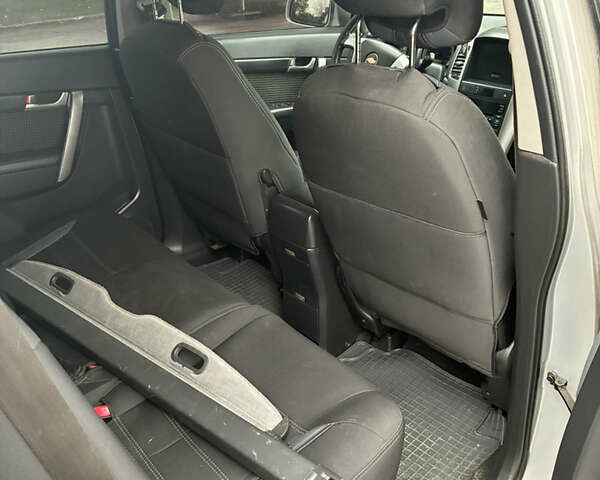 Серый Шевроле Каптива, объемом двигателя 2.41 л и пробегом 235 тыс. км за 7400 $, фото 8 на Automoto.ua