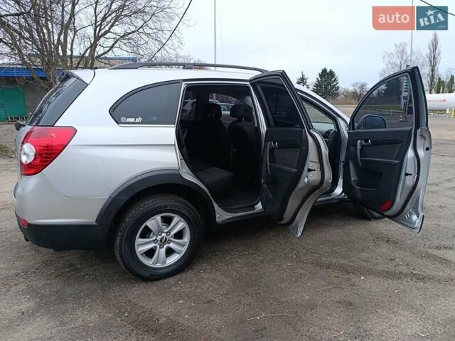 Серый Шевроле Каптива, объемом двигателя 2.4 л и пробегом 240 тыс. км за 6800 $, фото 15 на Automoto.ua