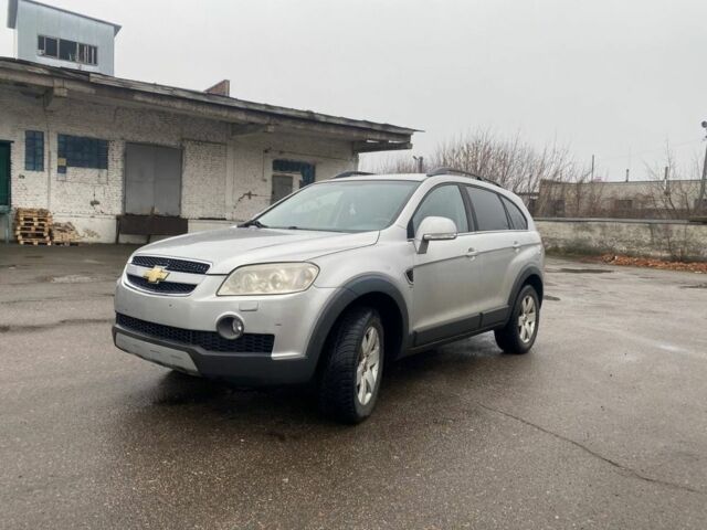 Сірий Шевроле Каптіва, об'ємом двигуна 2 л та пробігом 240 тис. км за 3999 $, фото 1 на Automoto.ua