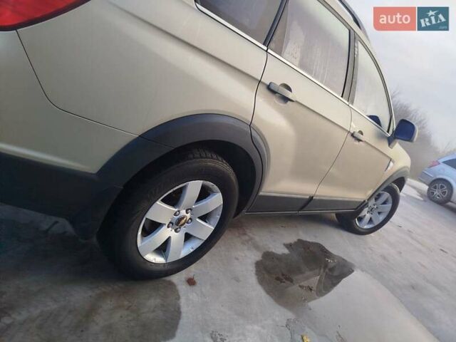 Серый Шевроле Каптива, объемом двигателя 2.41 л и пробегом 204 тыс. км за 6500 $, фото 35 на Automoto.ua