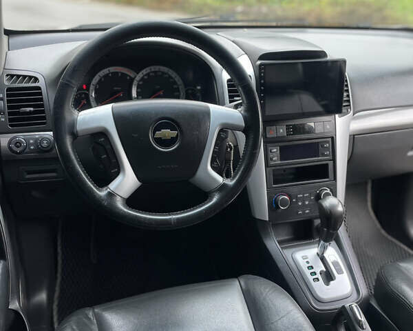 Серый Шевроле Каптива, объемом двигателя 2 л и пробегом 230 тыс. км за 8200 $, фото 13 на Automoto.ua