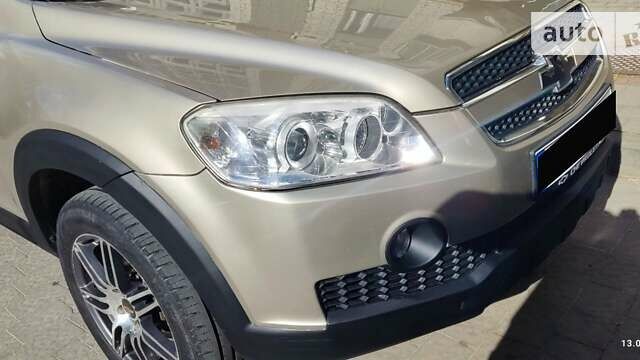 Серый Шевроле Каптива, объемом двигателя 1.99 л и пробегом 240 тыс. км за 7950 $, фото 6 на Automoto.ua